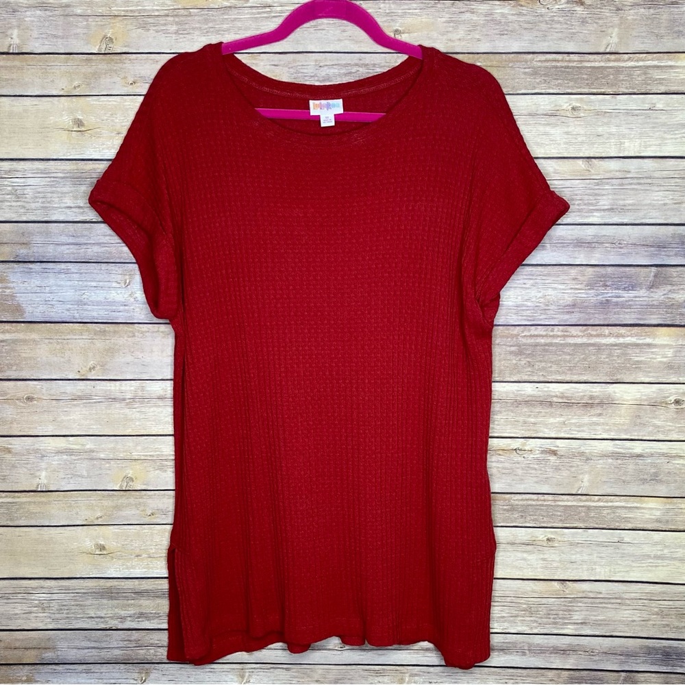 EUC LuLaRoe medium Leah drop shoulder tunic
